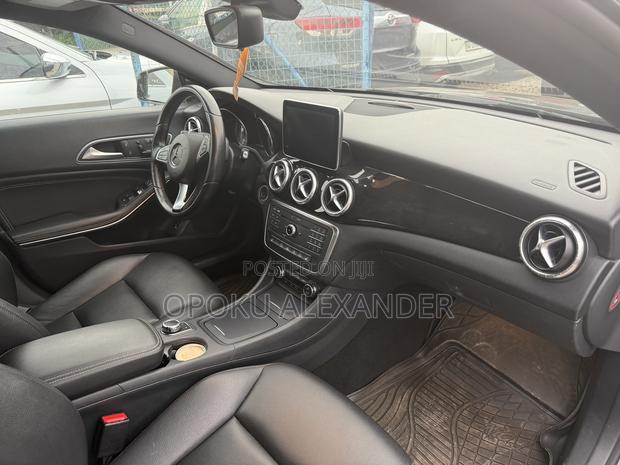 Mercedes-Benz GLA 250 2016 Black