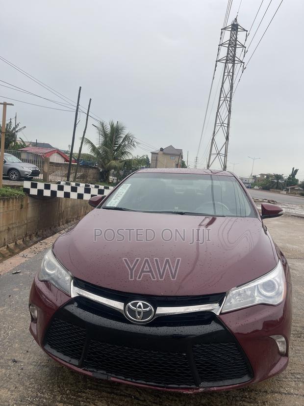 Toyota Camry SE 4dr Sedan (2.5L 4cyl 6A) 2016 Red