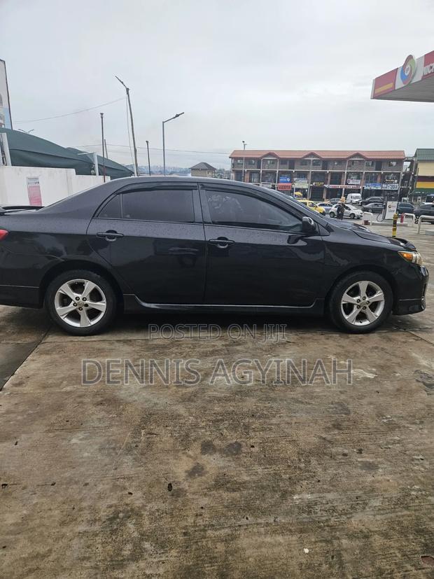 Toyota Corolla 2013 Black