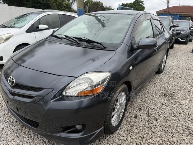Toyota Belta 2010 Gray