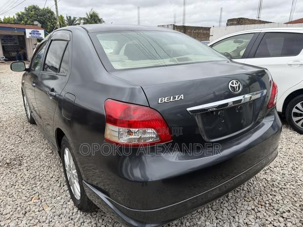 Toyota Belta 2010 Gray