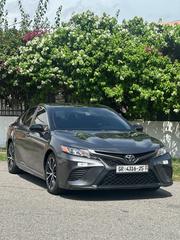 Toyota Camry SE FWD 2020 Gray for sale