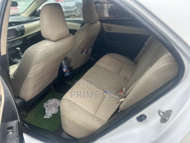 Toyota Corolla 2015 White