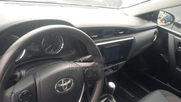 Hyundai Elantra 2018 Red
