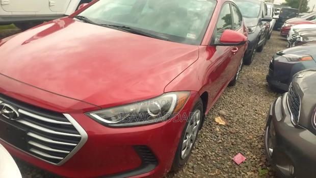 Hyundai Elantra 2018 Red