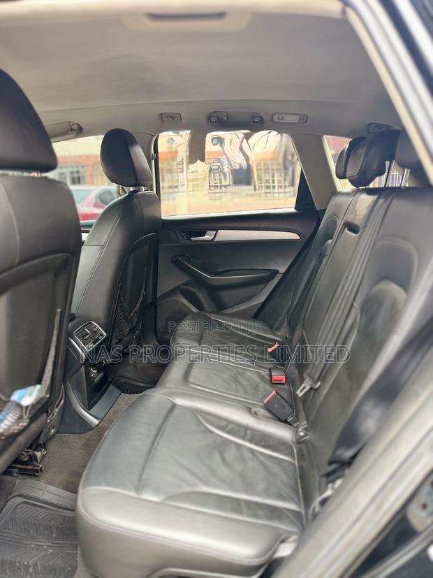 Audi Q5 2.0T Premium Quattro 2012 Black