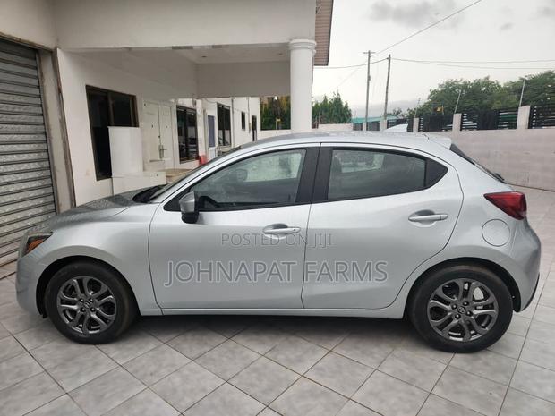 Toyota Yaris 2020 Gray