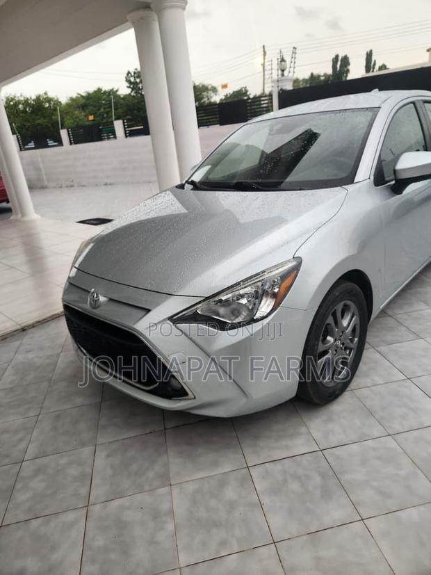 Toyota Yaris 2020 Gray