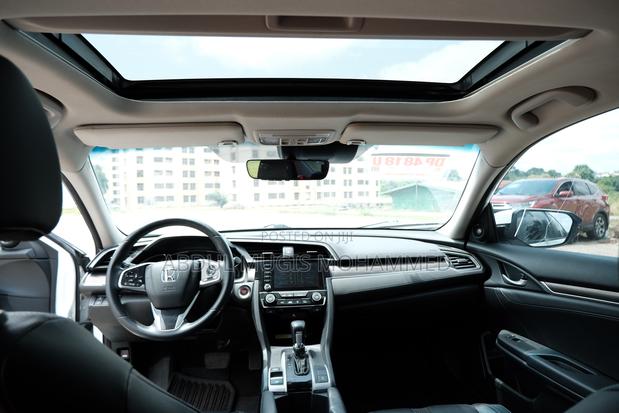 Honda Civic Touring Sedan 2019 White