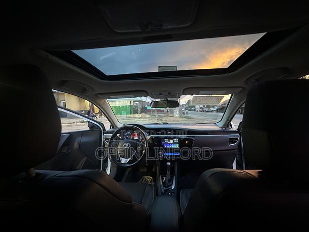 Toyota Corolla S 4dr Sedan (1.8L 4cyl CVT) 2016 White
