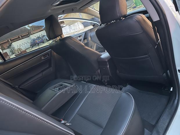 Toyota Corolla S 4dr Sedan (1.8L 4cyl CVT) 2016 White