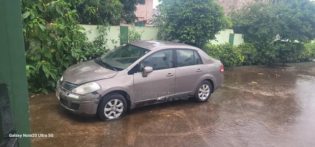Nissan Tiida 1.6 2007 Gray