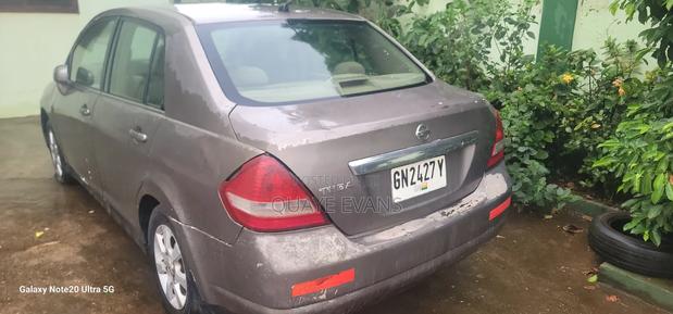 Nissan Tiida 1.6 2007 Gray