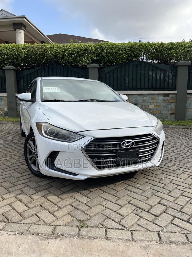 Hyundai Elantra 2018 White