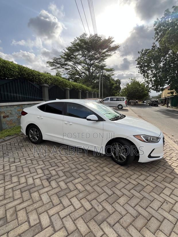 Hyundai Elantra 2018 White