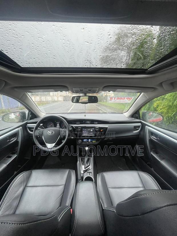 Toyota Corolla S 4dr Sedan (1.8L 4cyl CVT) 2016 Red