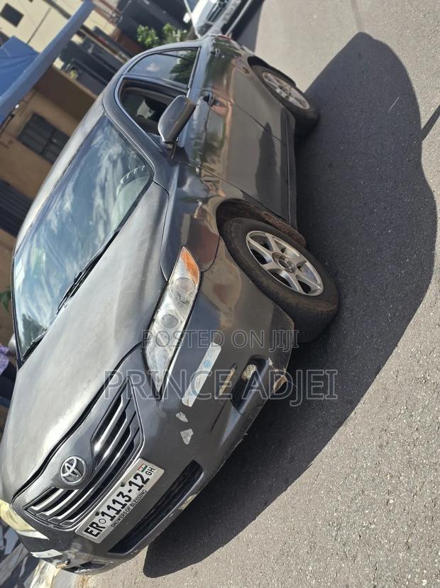 Toyota Camry LE 4dr Sedan (2.4L 4cyl 5A) 2009 Gray