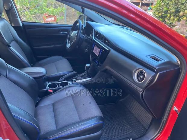 Toyota Corolla SE Special Edition 4dr Sedan (1.8L 4cyl CVT) 2017 Red