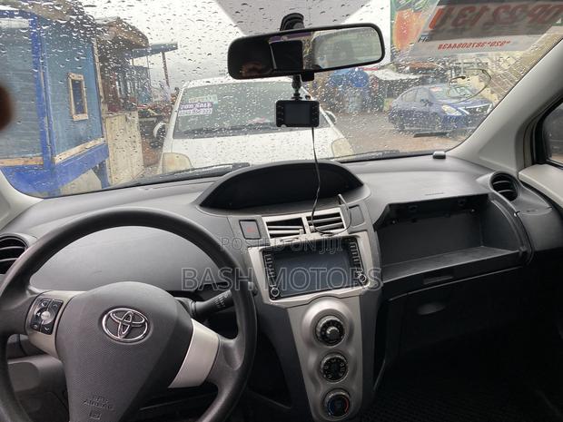Toyota Yaris 2011 White
