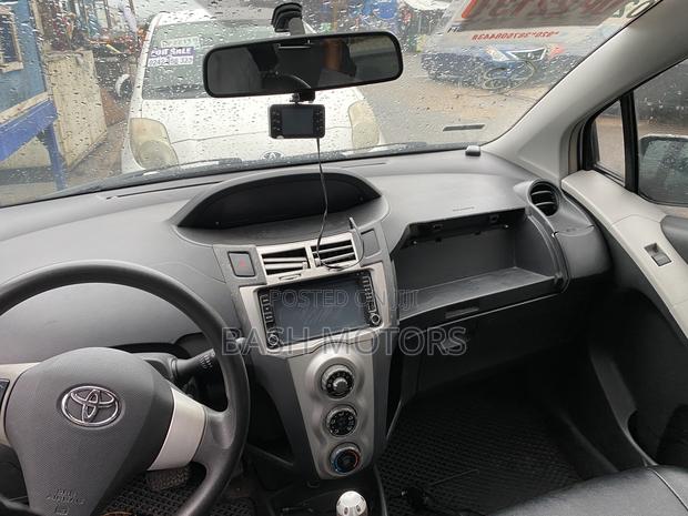 Toyota Yaris 2011 White