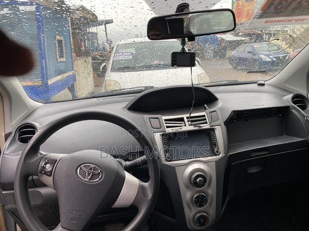 Toyota Yaris 2011 White