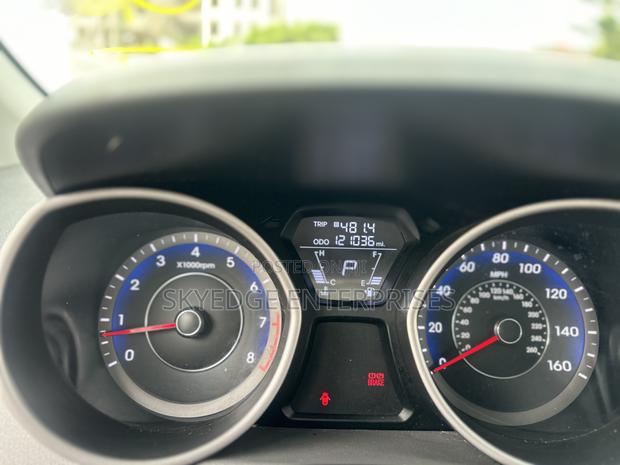 Hyundai Elantra Limited Sedan FWD (1.8L 4cyl 6A) 2013 Silver