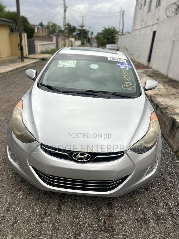 Hyundai Elantra Limited Sedan FWD (1.8L 4cyl 6A) 2013 Silver