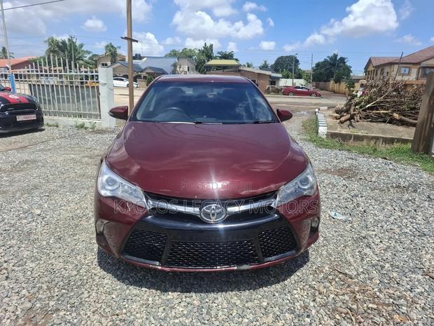 Toyota Camry SE 4dr Sedan (2.5L 4cyl 6A) 2016 Red
