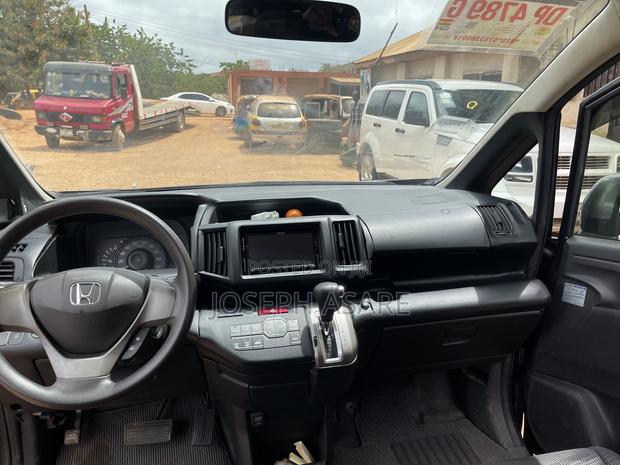 Toyota Voxy 2012 Gray
