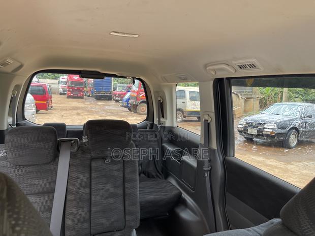 Toyota Voxy 2012 Gray
