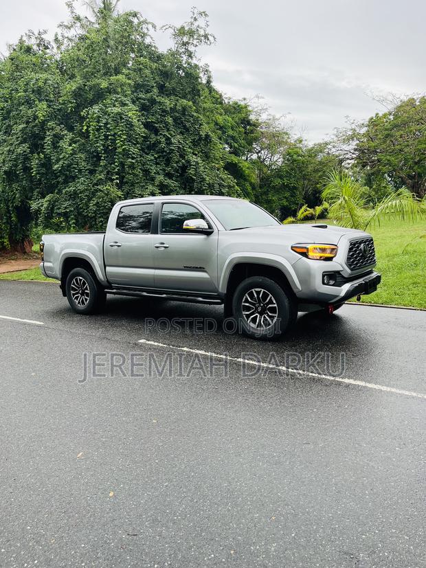 Toyota Tacoma TRD Off Road Double Cab 5' Bed V6 AT 2023 Silver