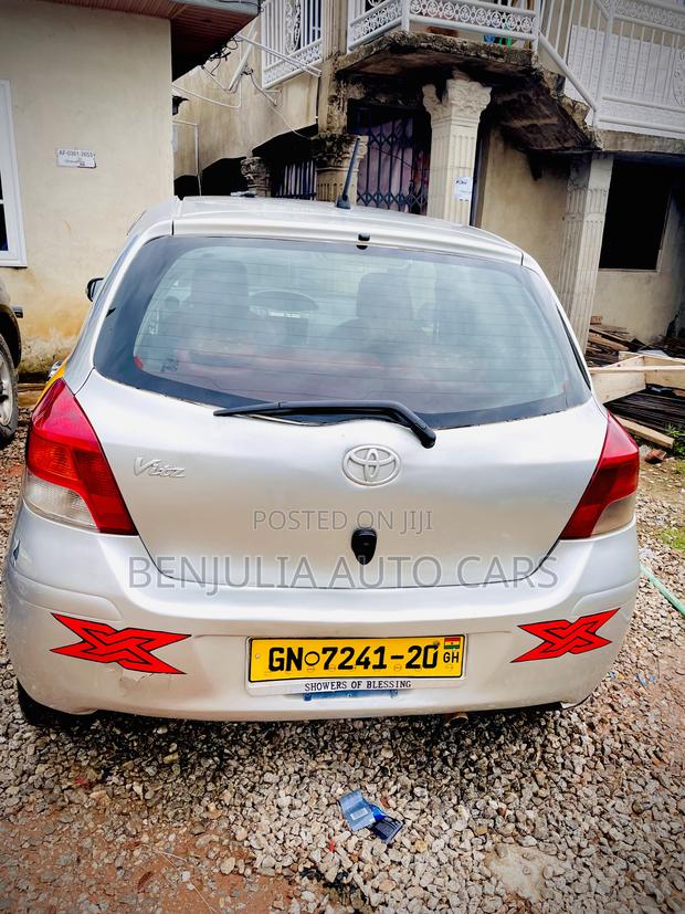 Toyota Vitz 2010 Gray