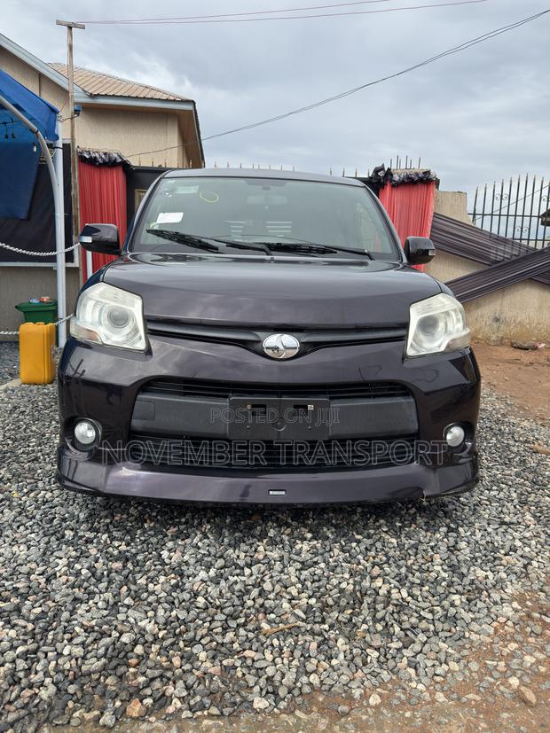 Toyota Sienta 1.5 FWD 2014 Burgundy