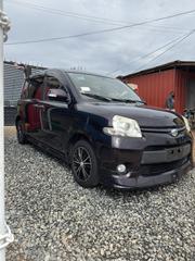 Toyota Sienta 1.5 FWD 2014 Burgundy for sale