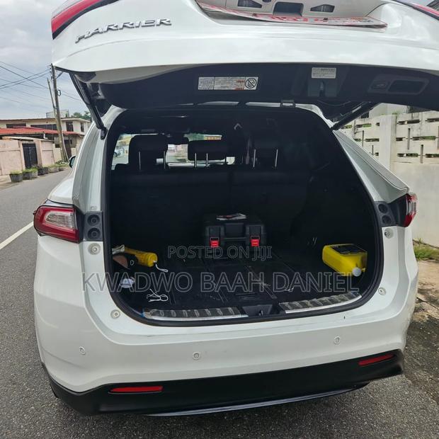 Toyota Harrier 2.0 2019 White