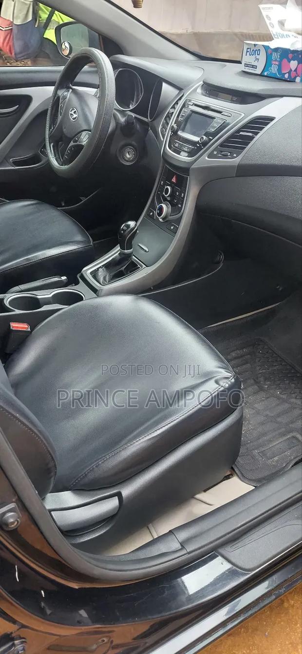 Hyundai Elantra SE Sedan FWD (1.8L 4cyl 6A) 2016 Black