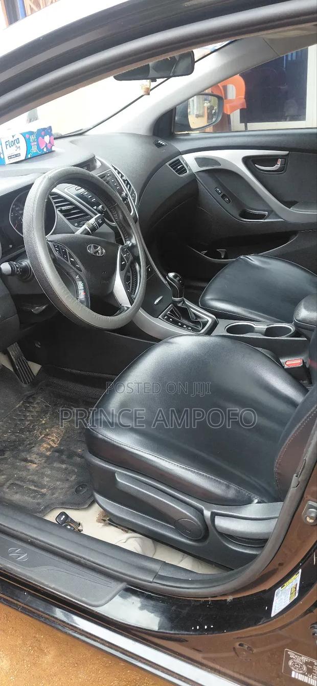 Hyundai Elantra SE Sedan FWD (1.8L 4cyl 6A) 2016 Black
