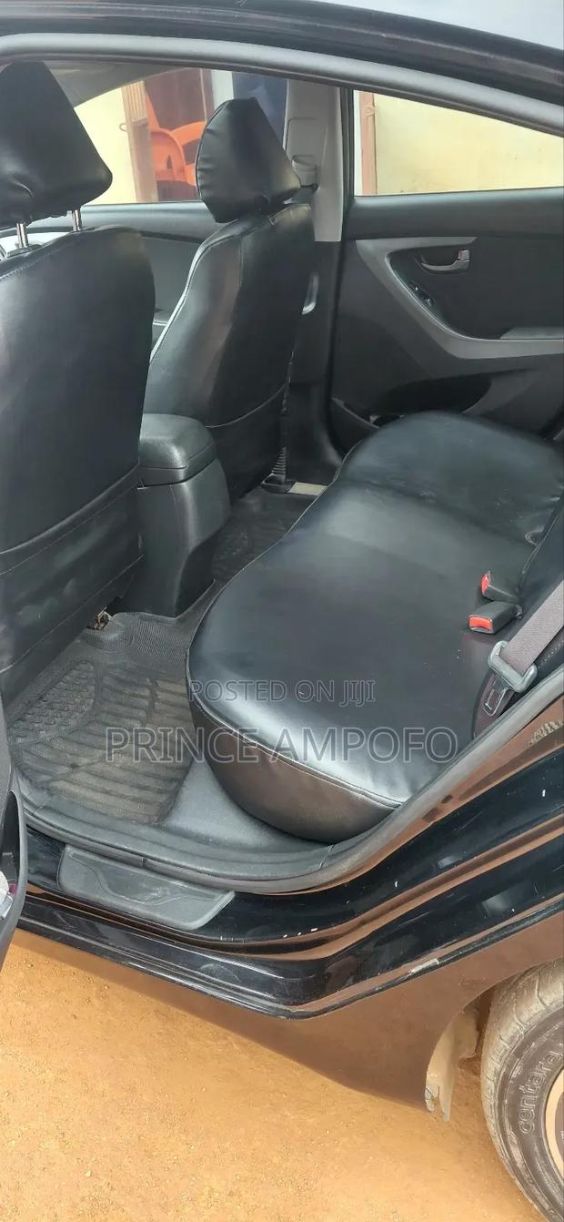 Hyundai Elantra SE Sedan FWD (1.8L 4cyl 6A) 2016 Black