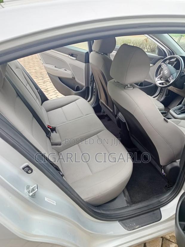 Hyundai Elantra SE 2020 Silver