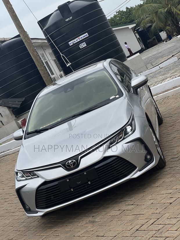 Toyota Corolla 2023 Silver
