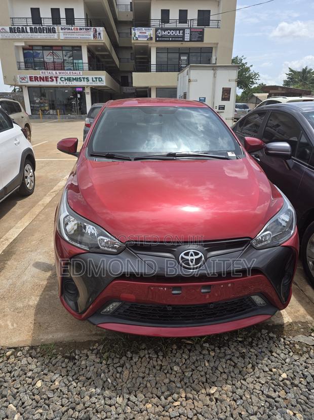 Toyota Yaris 2016 Burgundy