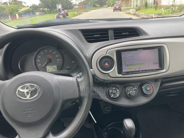 Toyota Vitz 1.3 AWD 5dr 2013 Black
