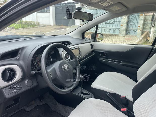Toyota Vitz 1.3 AWD 5dr 2013 Black