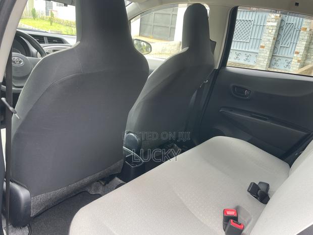Toyota Vitz 1.3 AWD 5dr 2013 Black