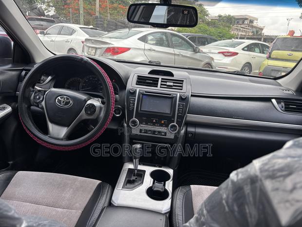 Toyota Camry SE 4dr Sedan (2.5L 4cyl 6A) 2013 Silver