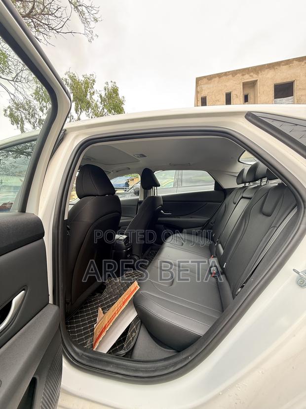 New Hyundai Elantra 2025 White