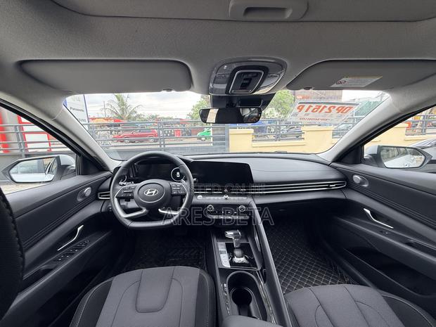 New Hyundai Elantra 2025 White