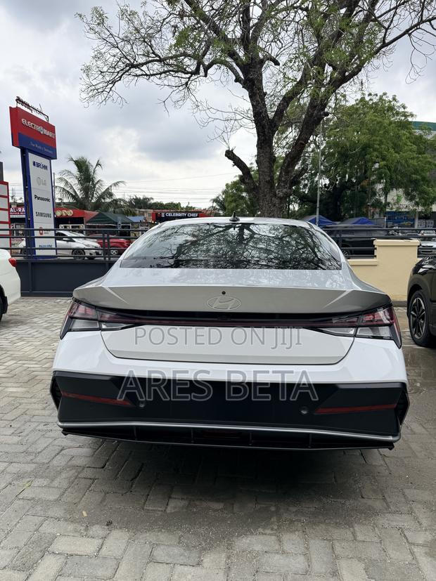 New Hyundai Elantra 2025 White