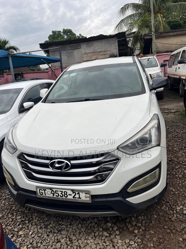 Hyundai Santa Fe SE AWD 2016 White