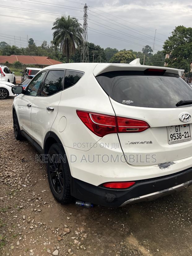 Hyundai Santa Fe SE AWD 2016 White